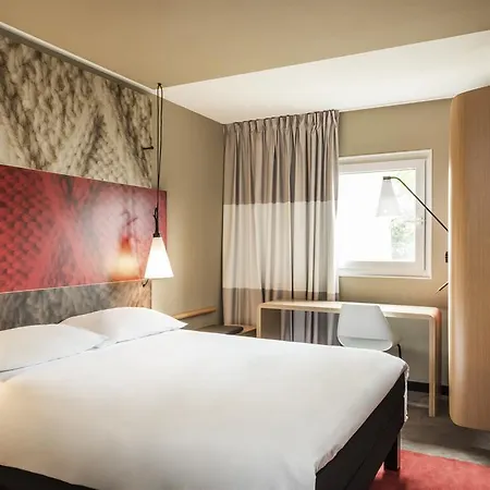 Ibis Budget Caen Porte De Bretagne Hotel 2*