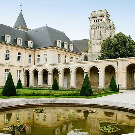 卡昂布雷塔格尼宜必思快捷酒店 酒店 2*