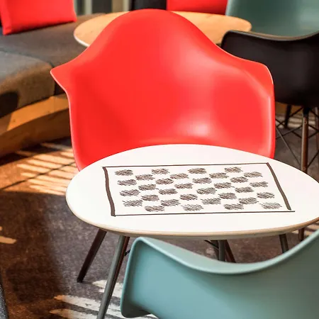 卡昂布雷塔格尼宜必思快捷酒店 酒店 2*