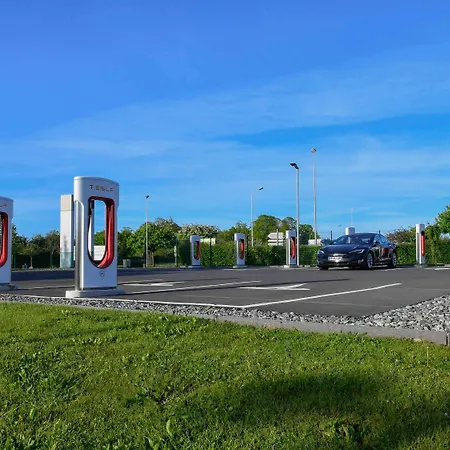 卡昂布雷塔格尼宜必思快捷酒店 酒店 2*