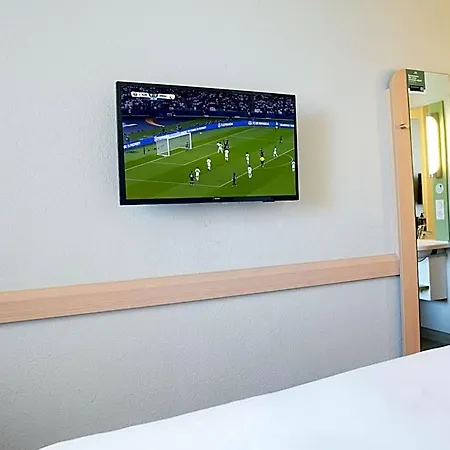 Ibis Budget Caen Porte De Bretagne Отель