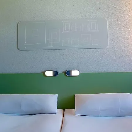 Ibis Budget Caen Porte De Bretagne 2*